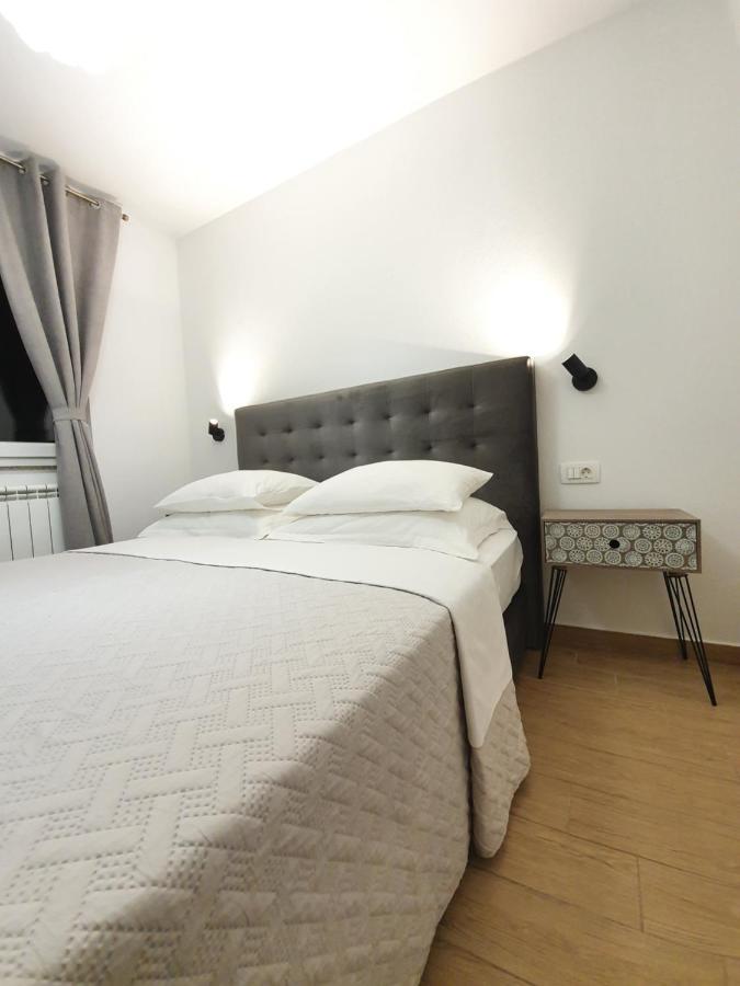 Apartments Karla บาร์บินเย ภายนอก รูปภาพ