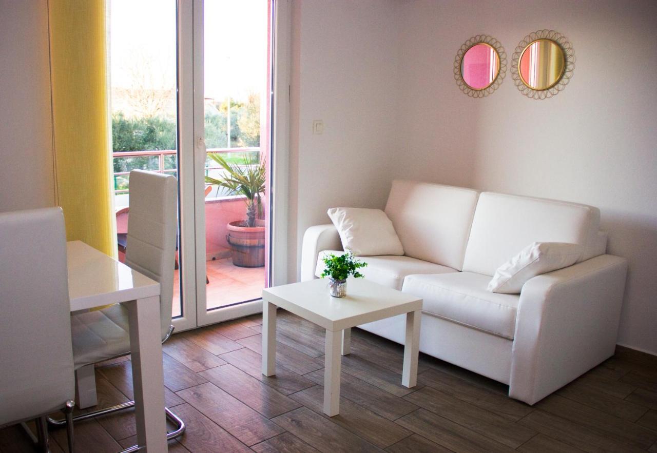 Apartments Karla บาร์บินเย ภายนอก รูปภาพ