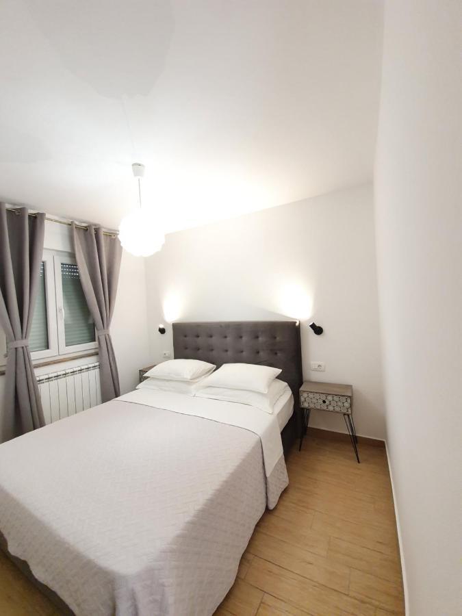 Apartments Karla บาร์บินเย ภายนอก รูปภาพ