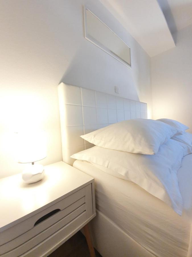 Apartments Karla บาร์บินเย ภายนอก รูปภาพ