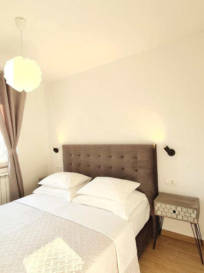 Apartments Karla บาร์บินเย ภายนอก รูปภาพ