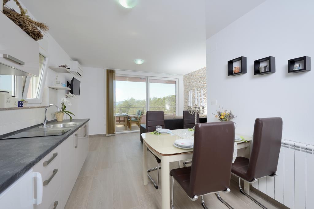 Apartments Karla บาร์บินเย ห้อง รูปภาพ
